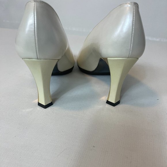 Stuart Weitzman Off White Pump w/Gold Mirror Heels 8.5 B - Picture 5 of 8